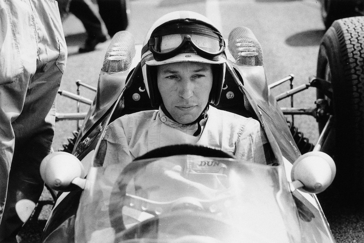 F1's tweet photo. #OnThisDay, in 1934 🗓

A champion on both two wheels and four, John Surtees was born...

He remains the only racer to win a world title both in a car and on a bike 😱

#F1 https://t.co/aVQgBa47UL