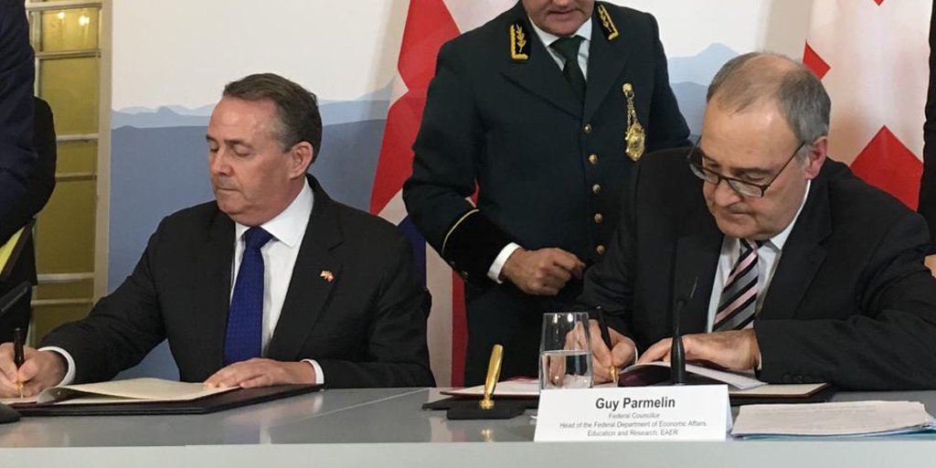 The UK has signed a trade continuity agreement with Switzerland, ensuring 🇬🇧 and 🇨🇭 businesses can continue to trade freely when we leave the EU.

#Didyouknow UK-Swiss trade totalled over £30bn in 2018. #FreeTradeUK