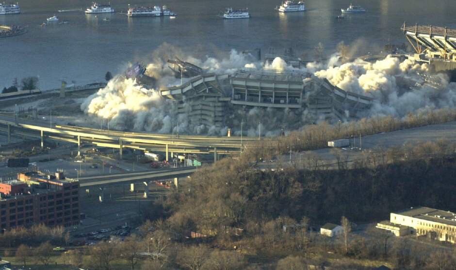 3RiversStadium's tweet photo. It’s been 18 long years since they killed me. But my memory lives on in your hearts. Feel free to RT and share a fond memory of me today. I love you Pittsburgh! #BurghProud #HereWeGo #LetsGoBucs https://t.co/iaZVFdb5da
