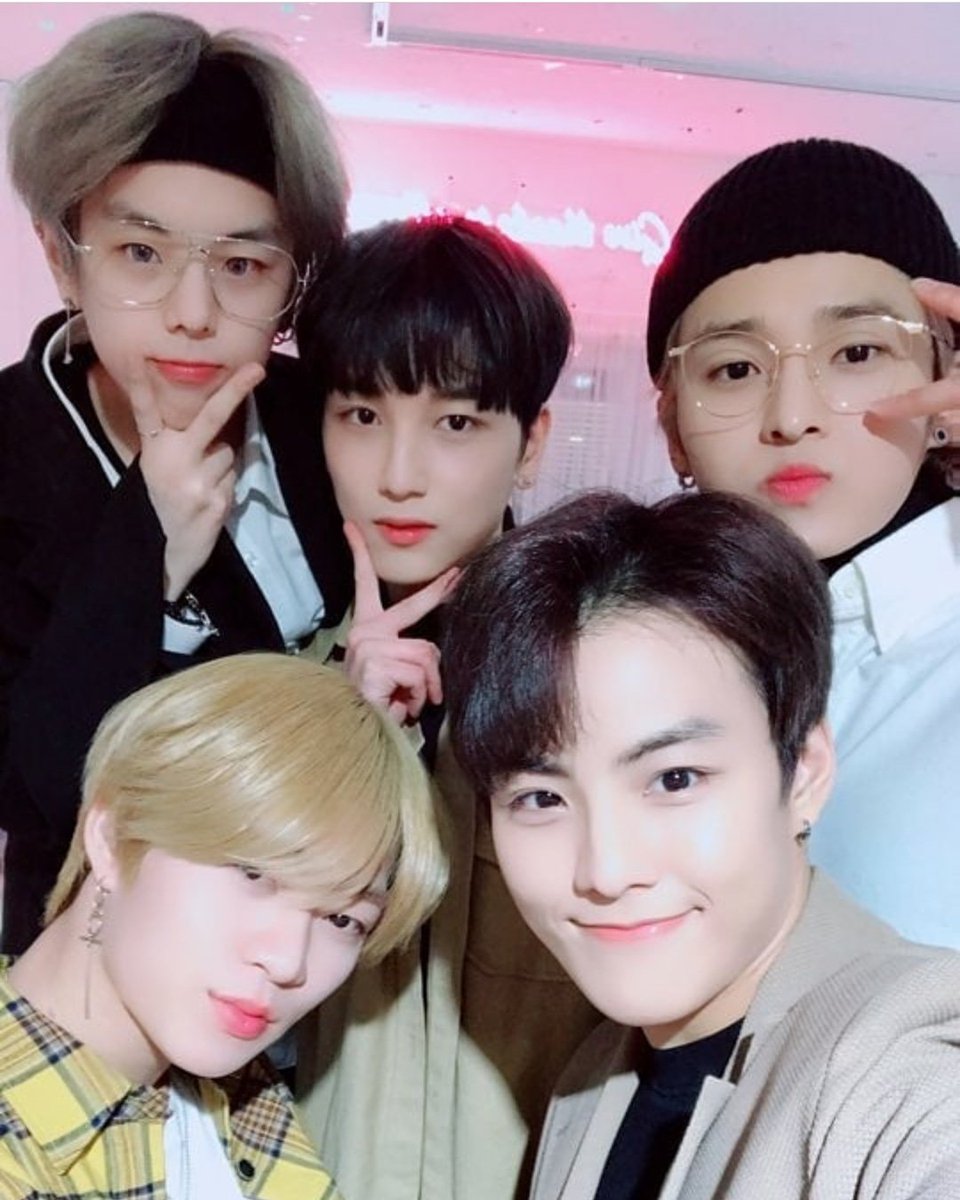 waitforrainz's tweet photo. ความสัมพันธ์ของ #RAINZ ไม่เคยหายไปไหนเลย https://t.co/V2ynI2OHFU