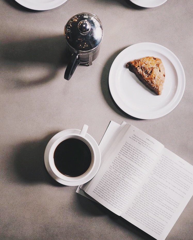 Retweet if your Monday morning is as calm and decadent as this set up by <a href="/cnylora/">Carolyn Fontenot</a>.