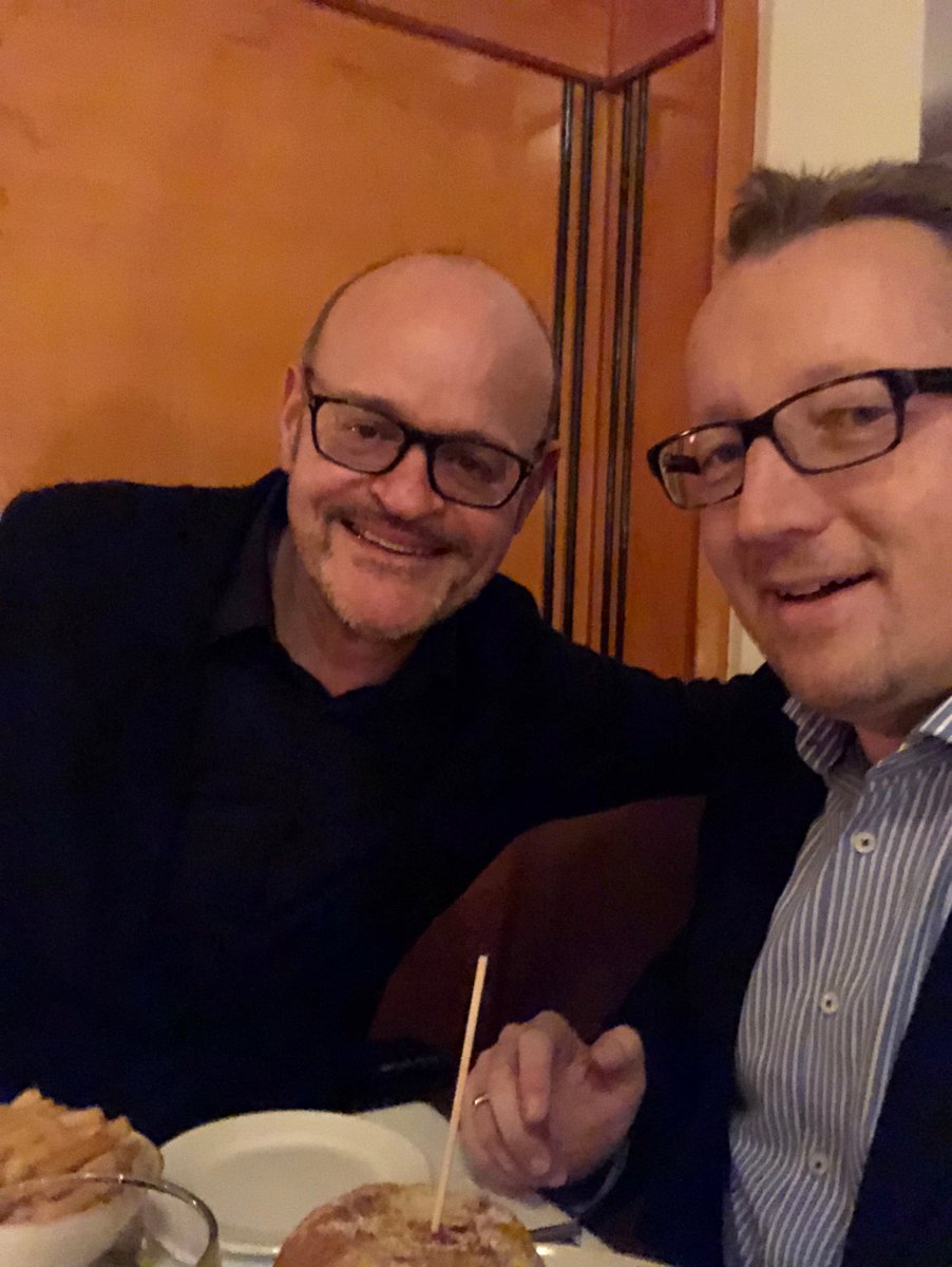 alexander_fink's tweet photo. Mit meinem Freund Peer, dem #GTD Papst und Management Coach https://t.co/jE3dLGsppy beim Kultabend im #Ritzi in München @alexander_fink https://t.co/KT785FUtdG