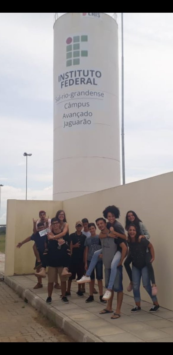 jfcachapuz's tweet photo. Curte e da rt para nos ajudar!! #Gincanas2019 #IFjag ⚡⚡ https://t.co/CwJTk7mOpS