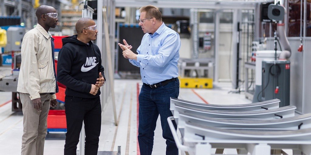 Voith_Hydro's tweet photo. Our subject matter experts are ready to provide #turbine, #generator and #digitalization trainings just in advance of the #AFRICA2019 in #Namibia. Register directly online and benefit of special conference rates: https://t.co/TKfSeSGYcY #HydroSchool #PartOfYourBusiness #HyService https://t.co/TiX1pYW7id