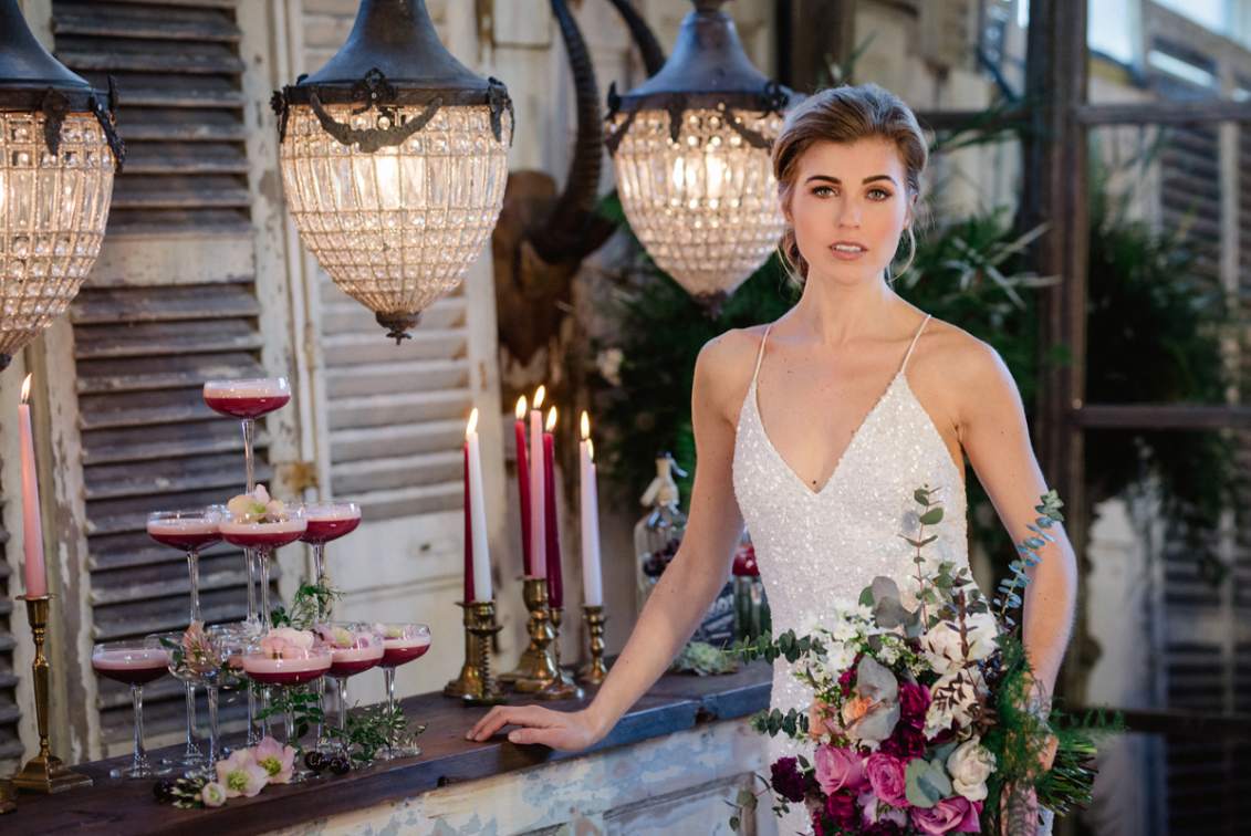 Vintage loving brides will adore the effortless glamour with a modern twist in this glittering shoot by <a href="/luxebrideuk/">LUXE BRIDE</a>>>lovemydress.net/blog/2019/02/l…