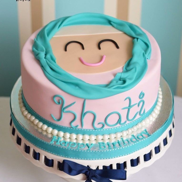 allocakes's tweet image. Original ce hijab cakes #gateauxsurmesure #allocakes #cake
