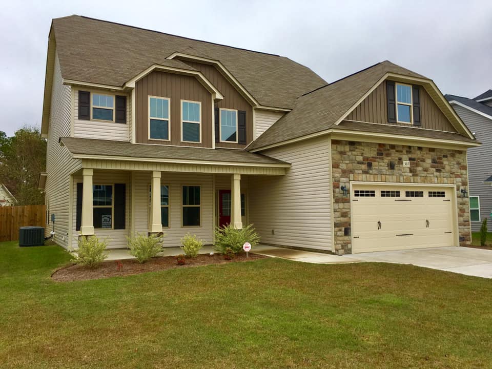 LWSHomes's tweet photo. We offer outstanding buyer incentives in this great Hope Mills location near shopping, restaurants and entertainment. Easy commute to #FortBragg and #Fayetteville. #LWShomes @jsjbuilders 
Call @bSnuggAtHome at 910-366-0802 with your questions! https://t.co/8ucUpl0C9R