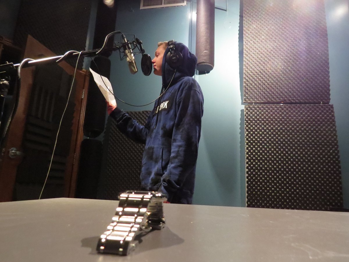 soundoffprod's tweet photo. Great studio session, brand new song banged out in 5 hours! #newsong #newmusic #ValentinesDay @FMOperations @Millennial_AM @StudiosPushplay @EsongwritersMBM @Unlearnrap https://t.co/afC6jRhgnC