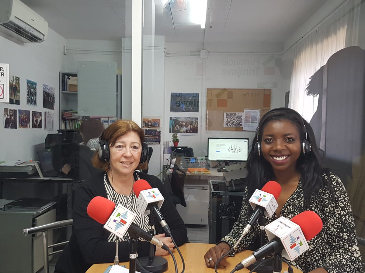 radiotrinijove's tweet photo. DISPONIBLE L'ESPAI OBERT🎧: https://t.co/wrfegWMHxB
Del #femenismeinclusiu, la #discriminaciómúltiple, els #microracismes i #estereotips i la #integració hem parlat avui amb JESSICA SALA🎙, #activista a favor de la #integraciócultural i la #inclusió i  membre de l'entitat #Bisila https://t.co/xBEUszIO76