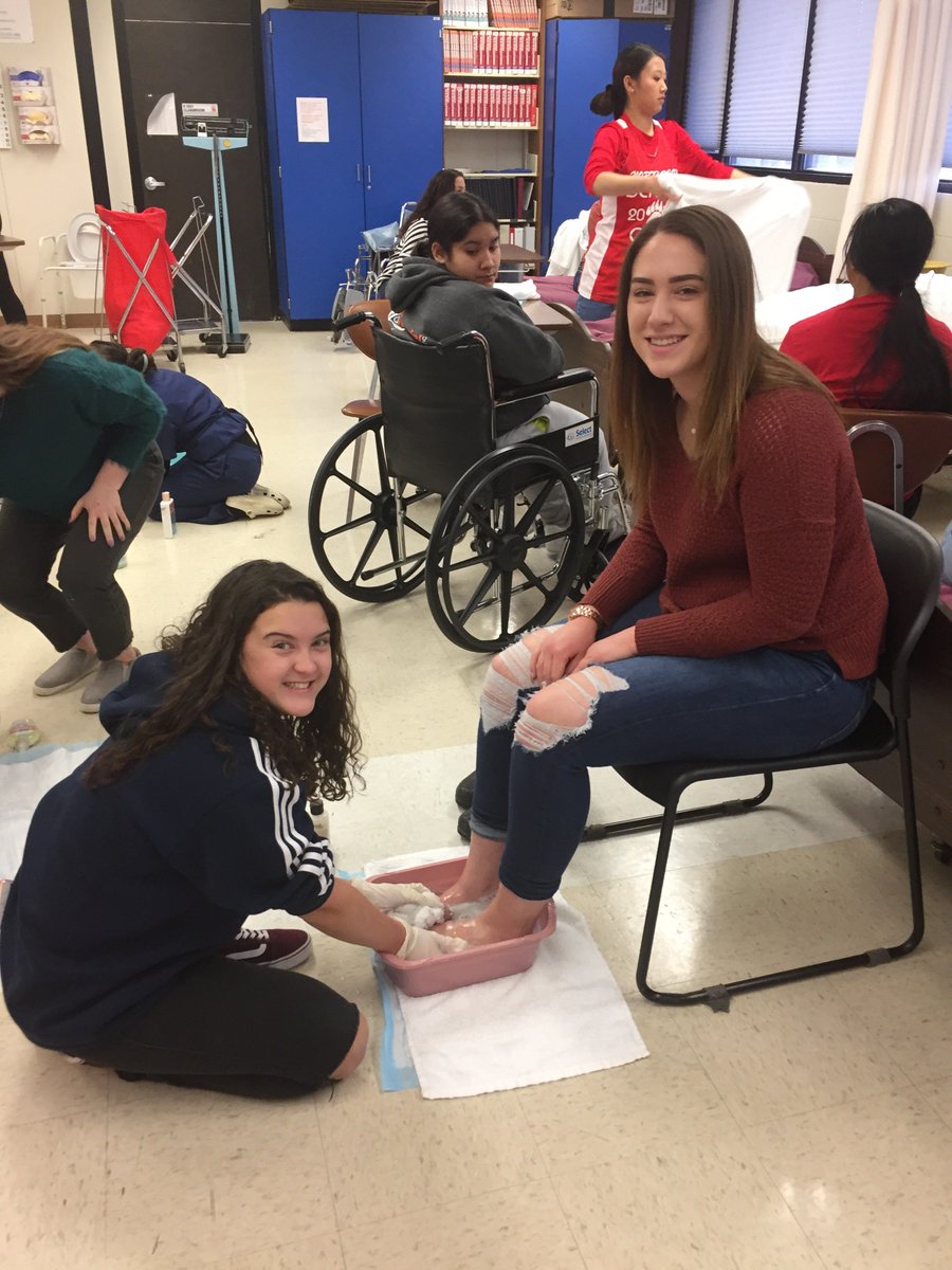 916CareerTech's tweet photo. #CTEMonthMN celebrates the opportunity for students to use hands on learning that builds skills which lead to productive careers.  @916CareerTech Medical Careers students Teddi S and Lauren M learn foot care prior to using their skills in clinical rotations! @916schools https://t.co/bJ15lq70uB