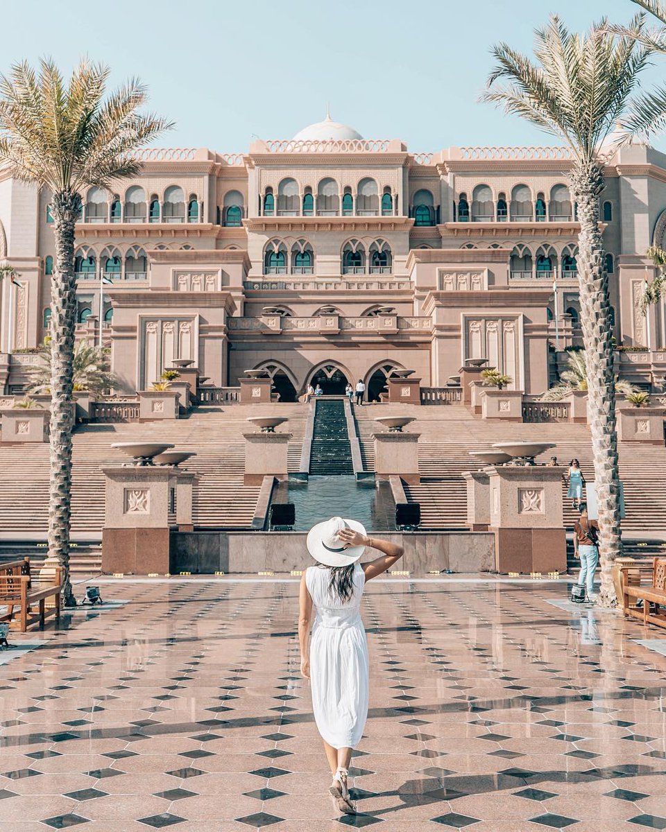 Beginning the week at <a href="/EmiratesPalace/">Emirates Palace</a> - what are you doing today?
📷: <a href="/withlovecristy_/">Cristina Guzmán</a>
#Kempinski #KEMPINSKIDISCOVERY #KempinskiDiscovery