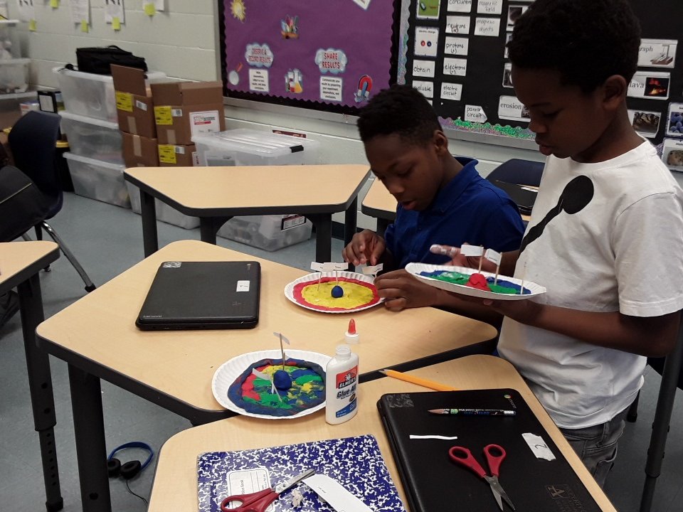 Toneka5th's tweet photo. 5th Graders are using the engineering design process to develop plant and animal cell models...100% student engagement! TAG We're It!
@drwpedwards
@DrSharpe3 @WeemsYolanda @pattoneducator https://t.co/cuYGaziRIy