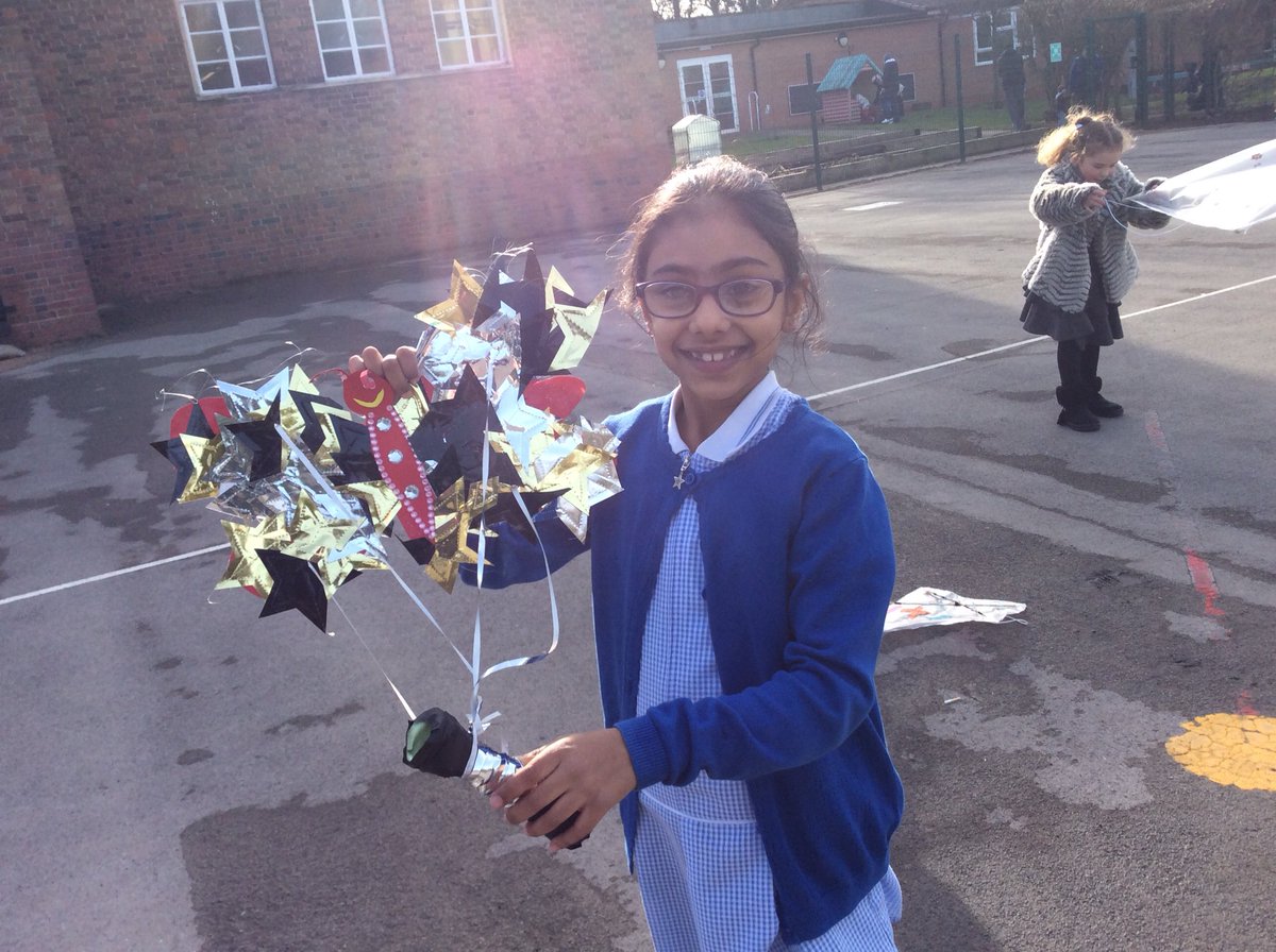 ThurnbyMead's tweet photo. Year Twoโs kite flying fun #letsgoflyakite #China #topicfun https://t.co/UGTI5Mmix9