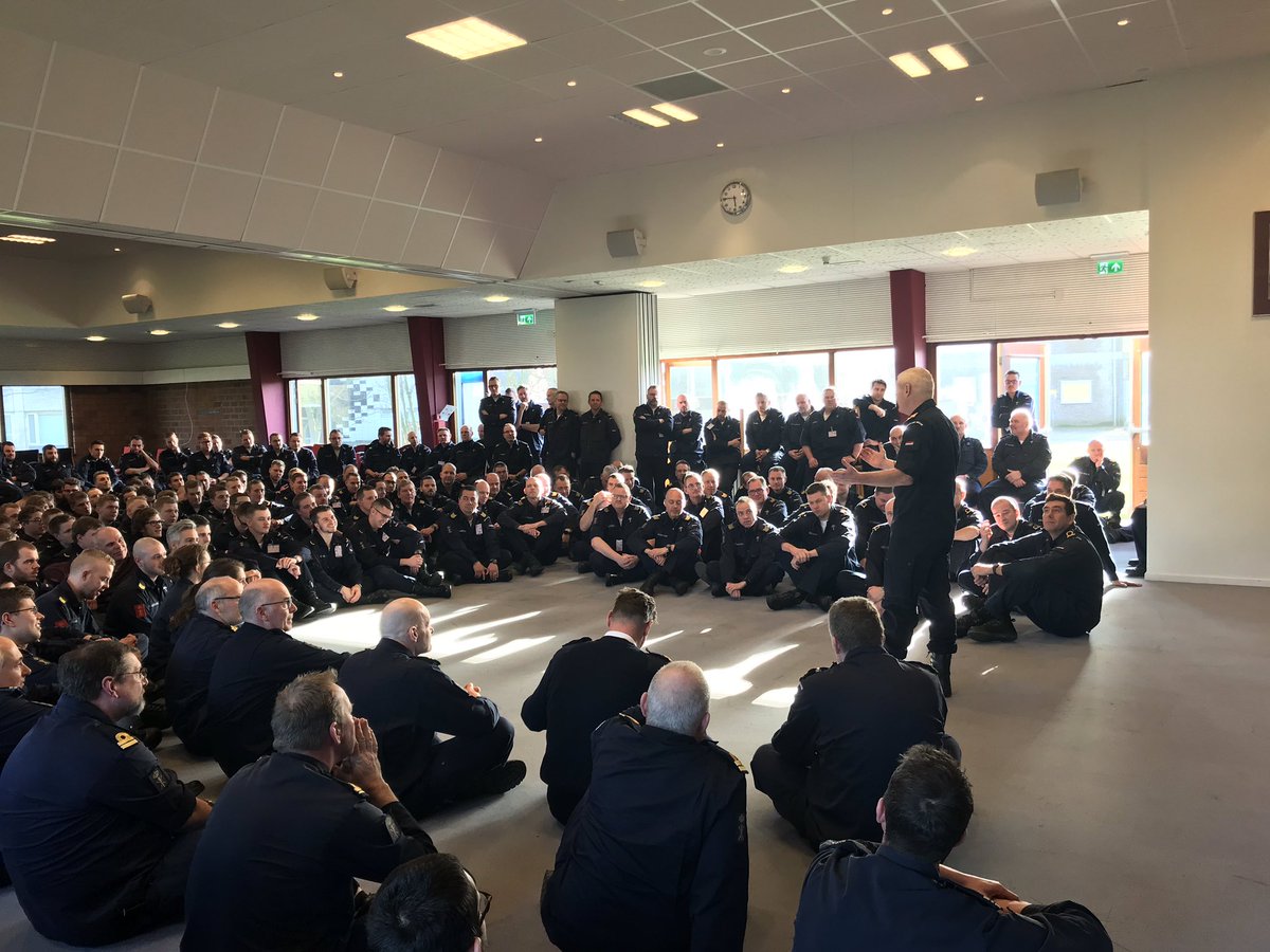 CKMTO's tweet photo. C-ZSK houdt alle hens bij de KMTO. “Kom  en ga gewoon even op de grond zitten.” Personeel op 1 en opleiden heeft de prioriteit. Techniek is belangrijk. Goede bijeenkomst. https://t.co/1ciM8W1t4l