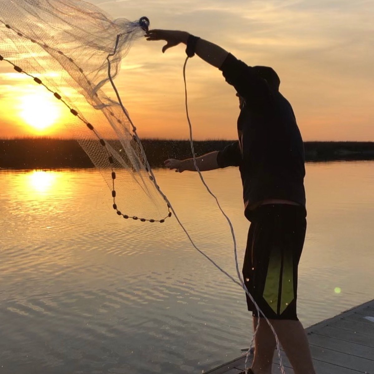 CastNets's tweet photo. Peace, love, and sunset casting. #sunset #fishinglife #castnets https://t.co/N1mzpKnU52