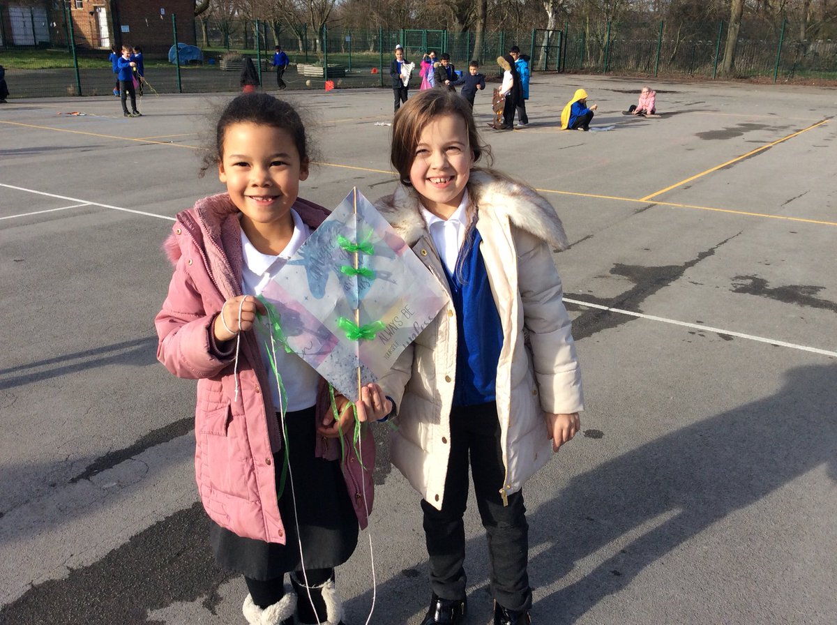 ThurnbyMead's tweet photo. A few more from Year Twoโs kite flying fun #letsgoflyakite #China #topicfun https://t.co/kT3fB3PqAF