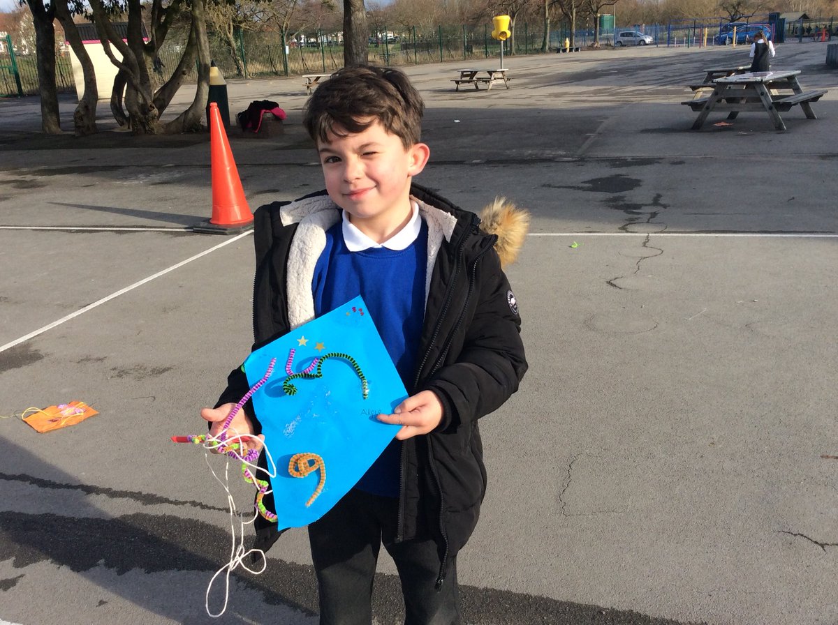ThurnbyMead's tweet photo. A few more from Year Twoโs kite flying fun #letsgoflyakite #China #topicfun https://t.co/kT3fB3PqAF