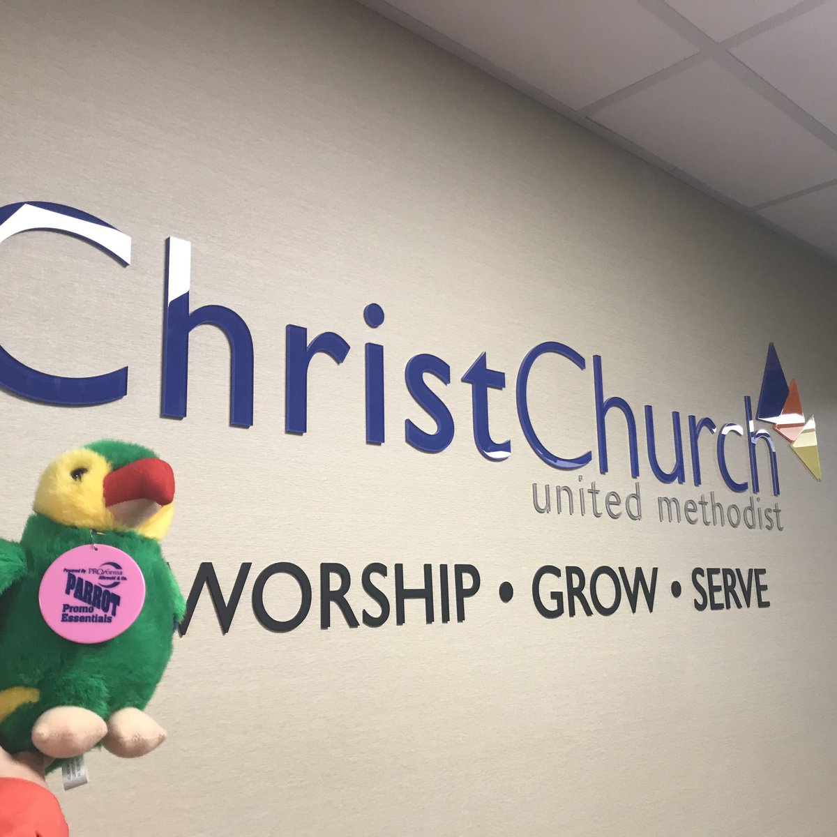KBackpack's tweet photo. Meet Penelope! She visited our facility at  Christ Church United Methodist who provides us the space to sort donations, stock inventory, and prepare weekend bags for delivery to our students. 🎒

Visit: https://t.co/h4aYCmRYDz to see all that Penelope has learned! ⭐️ https://t.co/ZC8KdYKgQL