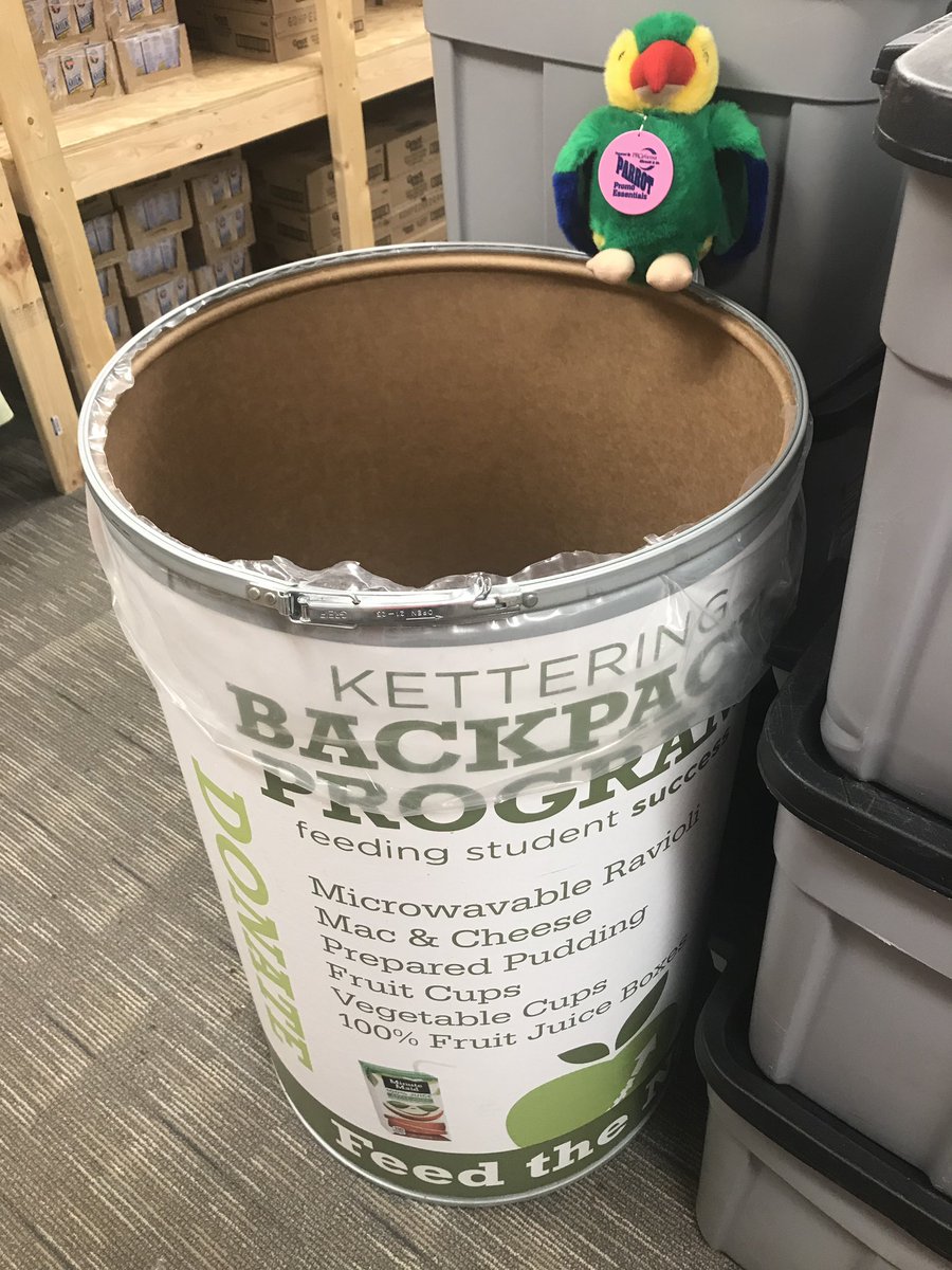 Meet Penelope! She visited our facility at  Christ Church United Methodist who provides us the space to sort donations, stock inventory, and prepare weekend bags for delivery to our students. 🎒

Visit: m.facebook.com/parrotsportsge… to see all that Penelope has learned! ⭐️