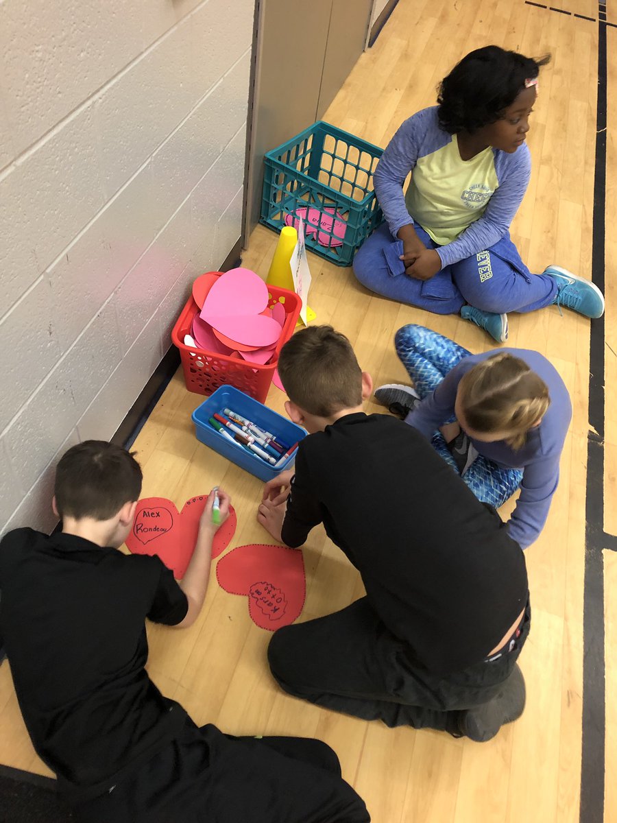 HamiltonHawksPE's tweet photo. The jumping has begun! @HamiltonHawks82  @mrsmurphyham https://t.co/YWOouO7QSC