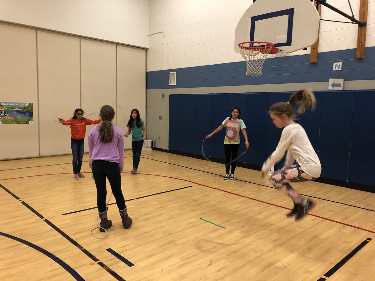 HamiltonHawksPE's tweet photo. The jumping has begun! @HamiltonHawks82  @mrsmurphyham https://t.co/YWOouO7QSC