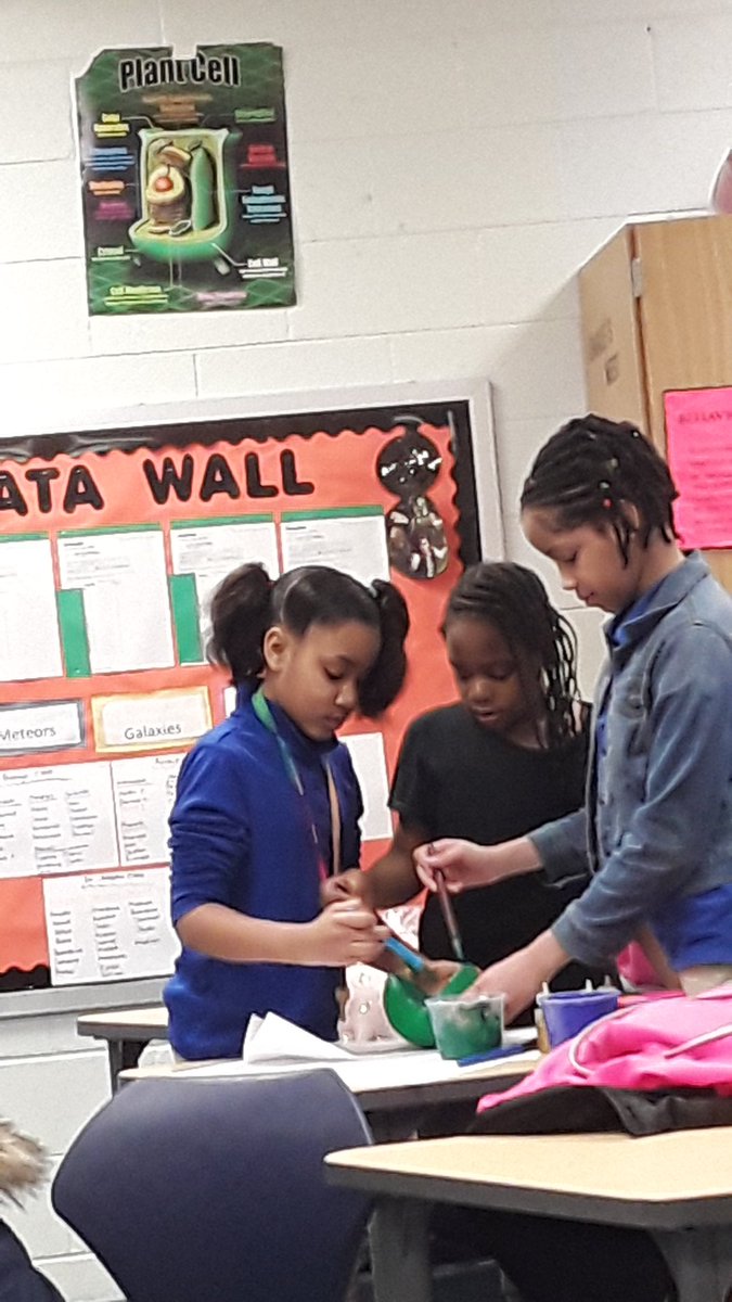 Toneka5th's tweet photo. 5th Graders are using the engineering design process to develop plant and animal cell models...100% student engagement! TAG We're It!
@drwpedwards
@DrSharpe3 @WeemsYolanda @pattoneducator https://t.co/cuYGaziRIy