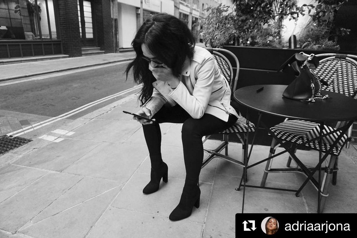 Ricardo_Arjona's tweet photo. Mi niña. Con usted, ya nada es sorpresa.
#Repost @adriaarjona
・・・
💥MORBIOUS💥  Very excited to join the  @sonypictures and @marvel family! Let the bloody venture begin! https://t.co/FJASm0KU1m