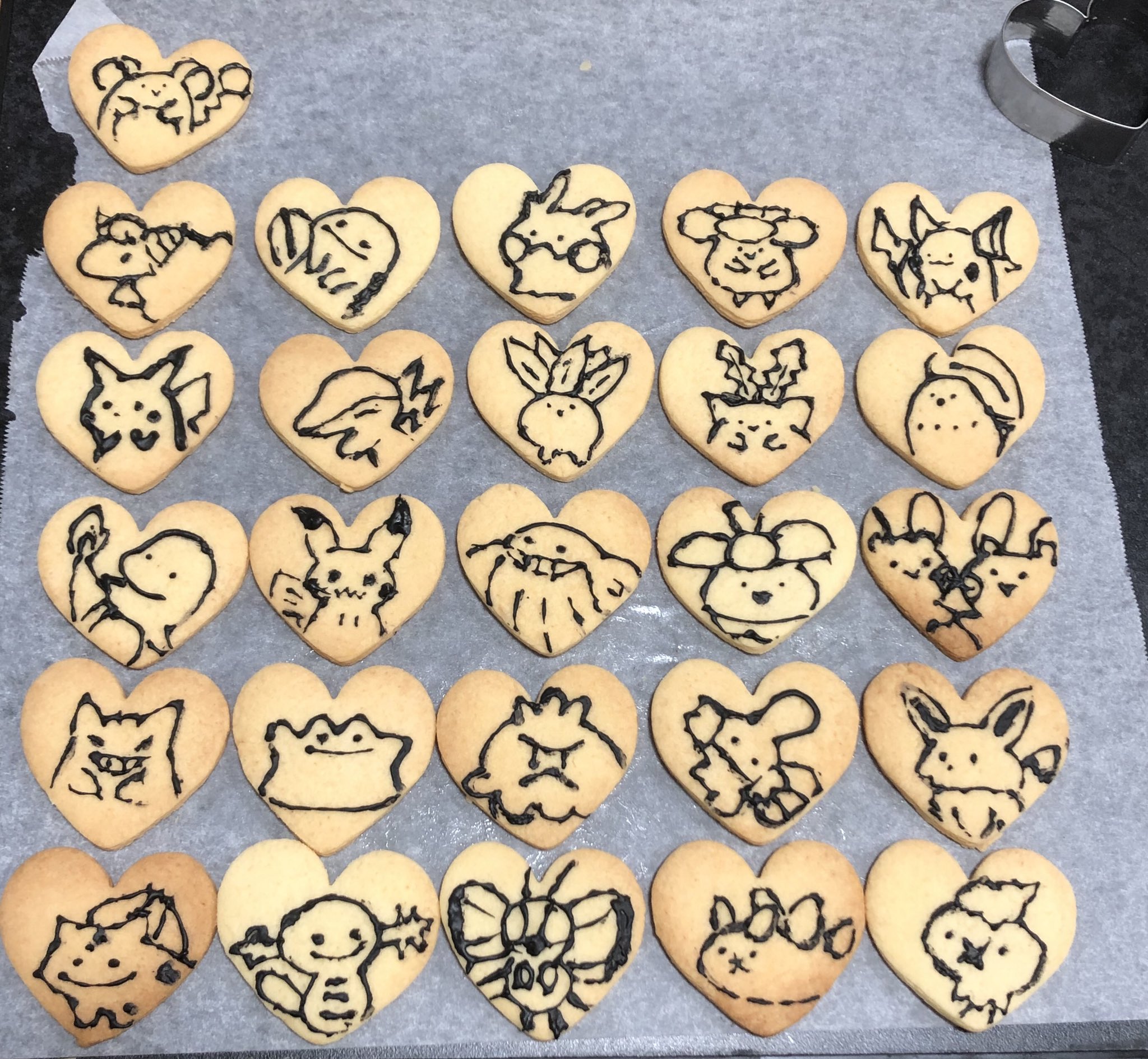 تويتر すみこ デラックス Booth通販実施中 على تويتر クッキーを焼いたのでチョコペンでゆるいポケモンたちを書いてみましたよー 難しすぎてナゾノクサが生えますね R チョコペンから出るチョコの量の調節が難しいです W コツがあれば教えて