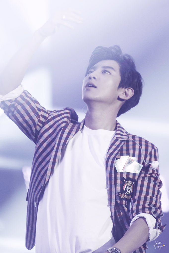 Chanyeol Pics ♡ tweet media
