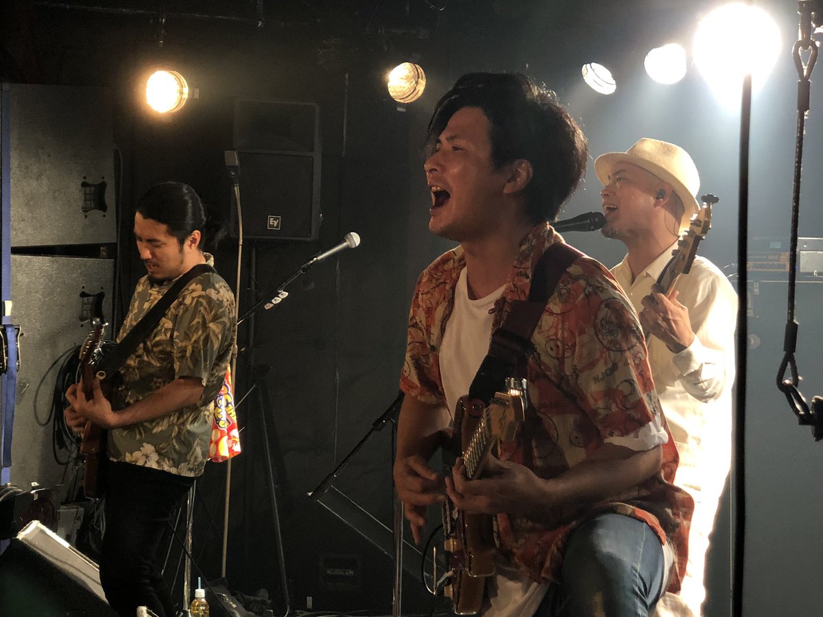 kariyushi58info's tweet photo. 【沖縄！】

沖縄ミュージックジャーニーライブスペシャル！
ありがとうございました🕺

ライブあり、トークありの大ボリューム✨
新曲「バンドワゴン」を初披露させて頂きました☺️

そしてきいやま商店さんとのコラボも！絶対また一緒に🔥🔥

本日の模様は2/22にNHK総合にてオンエア！（沖縄限定） https://t.co/PDznJkUVs2