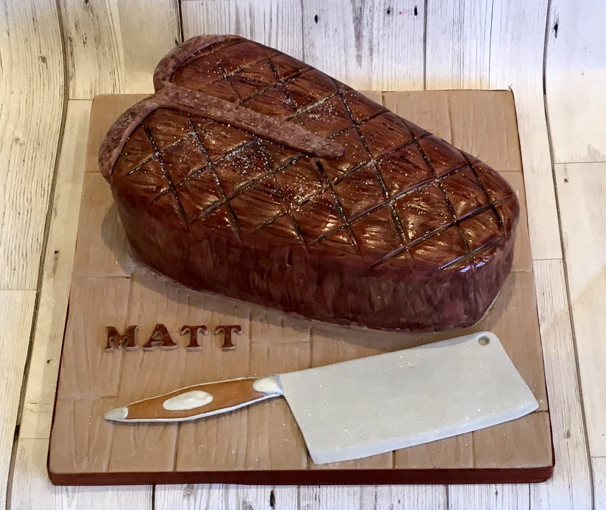 ashmwilso's tweet photo. A few of my latest bakes 😍 #drum #steak #gin #elephant https://t.co/pe3umTFhbk