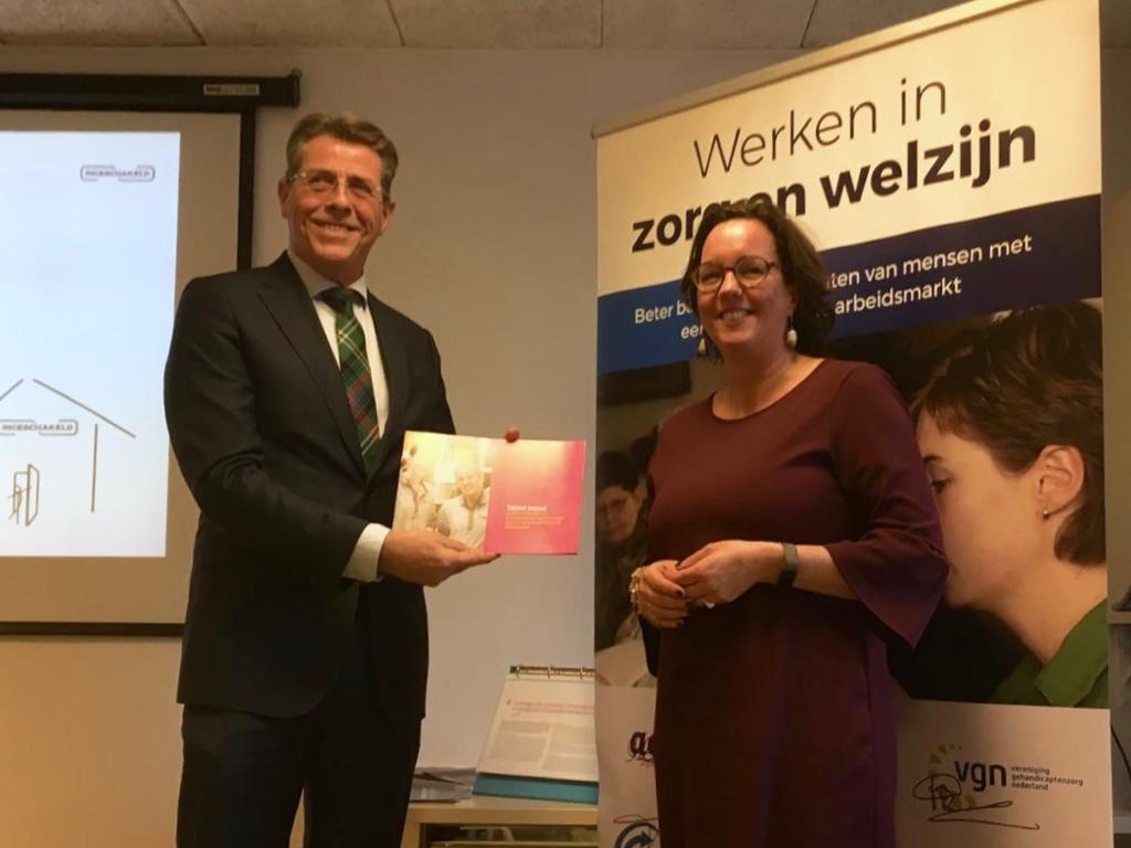 Staatssecretaris <a href="/tamaravanark/">Tamara van Ark</a> geeft het startsein voor de pilot Werken in de zorg Amsterdam. Deze pilot heeft als doel om meer mensen met een afstand tot de arbeidsmarkt in te laten stromen op banen in de zorg.