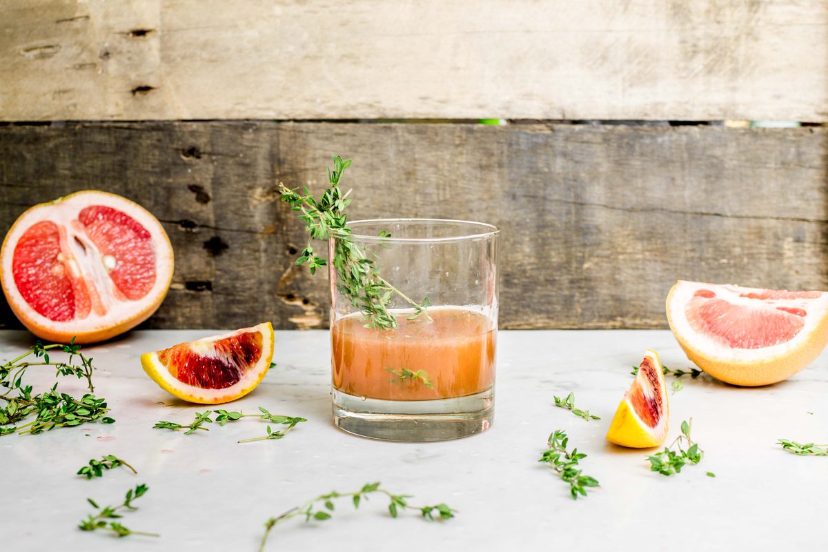 BuildingOurRez's tweet photo. Thyme Citrus Bourbon Cocktail Recipe 👇🏽 https://t.co/5rn4bHL9oa
•
•
#alcohol #booze #bourbon #cocktail #cocktailrecipe #cocktails #datenight @drizly @heavenhill @larcenybourbon #liquor #tasty #valentinesday #valentines #whiskey #whisky #valentinesdayrecipe #valentinesrecipe https://t.co/gcagJB9yDy