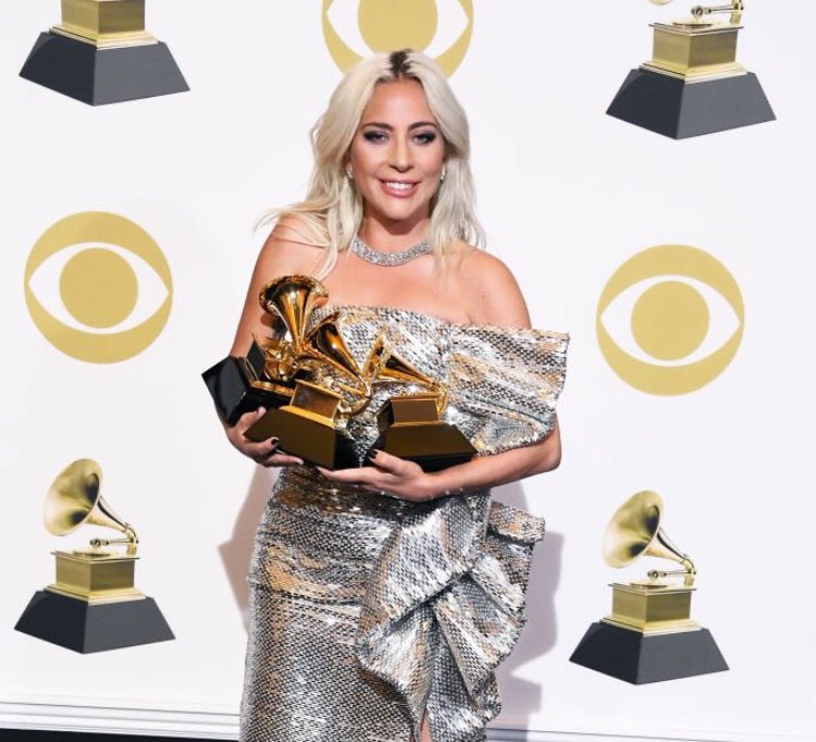 Награда певцу. Леди Гага Грэмми 2019. Леди Гага на вручении Грэмми. Грэмми Авардс. Леди Гага Грэмми 2021.