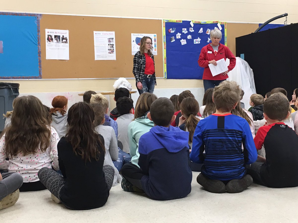 SuperiorDanW's tweet image. Great to have @mnredcross volunteers talking with over 160 students at Hermantown Elementary this morning about disaster resiliency through the Red Cross ‘Pillowcase Project’. Since 2016, a total of 575 Hermantown students have participated. #CommunityResiliency #Hermantown