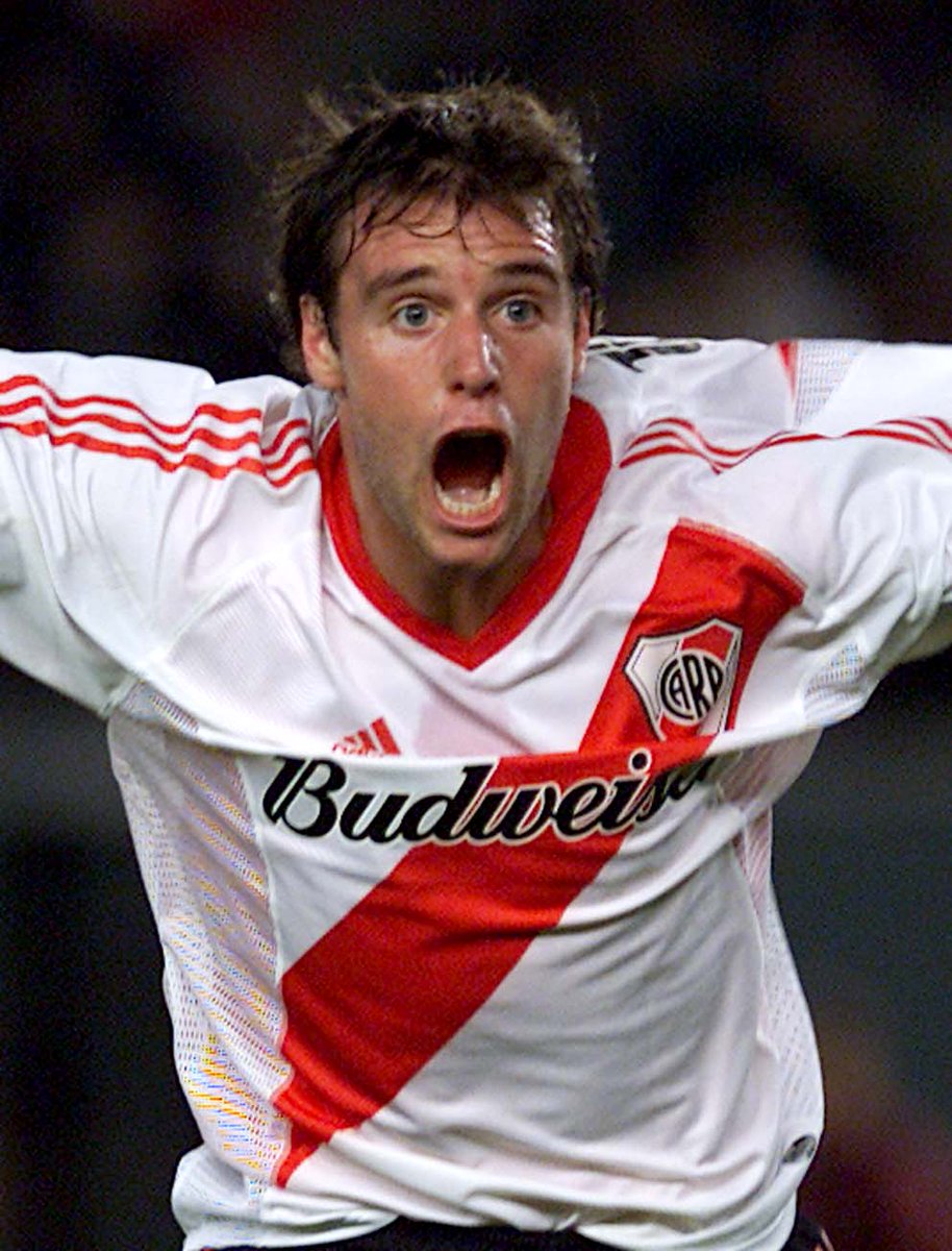 TyCSports's tweet photo. Hace 18 años, Cavenaghi debutaba en #River y comenzaba un camino que terminaría con una Copa Libertadores, una Sudamericana, una Recopa Sudamericana y cinco torneos locales 👏👏👏 https://t.co/DzxHOx03oU