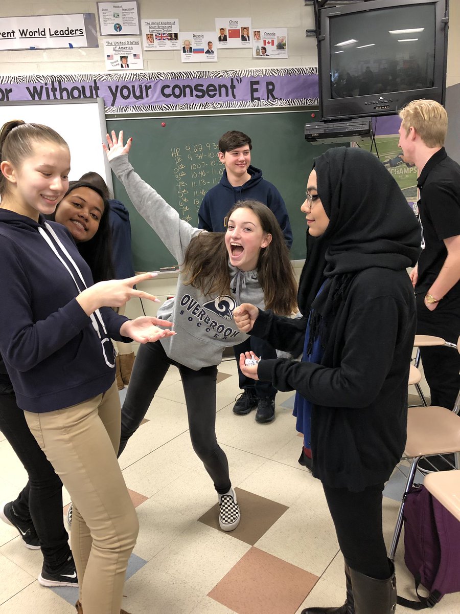 mrsfranchetti's tweet photo. Hershey Kisses to understand communism?!?! #USII https://t.co/PdmnEtRJw5