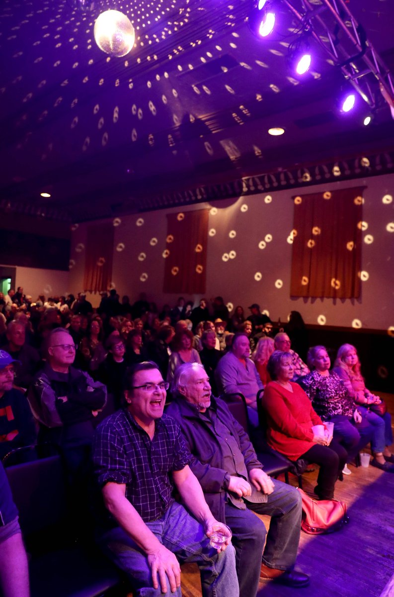 PDNewsGuild's tweet photo. More photos (courtesy of @FotosByFong) from our sold-out Concert for Truth! #KeepPDLocal #localjournalismmatters #ConcertforTruth https://t.co/XUfOAKCuUq