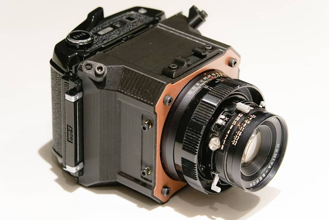 Aussiemandias's tweet photo. Complete. Well almost. Still a few tweaks, including a shutter cable that is on its way and a viewfinder. But ... beautiful, no?
#doragoodmancameras #doragoodmam #design #diycamera #Goodmanzone #ottawaphotographer #filmisnotdead #3dprinting #protopasta #mamiyapress @doragoodman https://t.co/sfgHLDLYI3