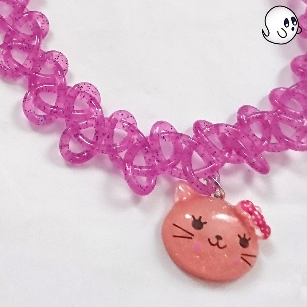 ✨ 😻 Sparkle pink stretch choker & kitty pendant! Available in the shop along with many other charmed stretched chokers. Get 3 from my shop for only $12 + shipping with coupon code 3CHOKER15 😻✨

#handmadechoker #handmade #pinkchoker #pinksparkles #catchoker
