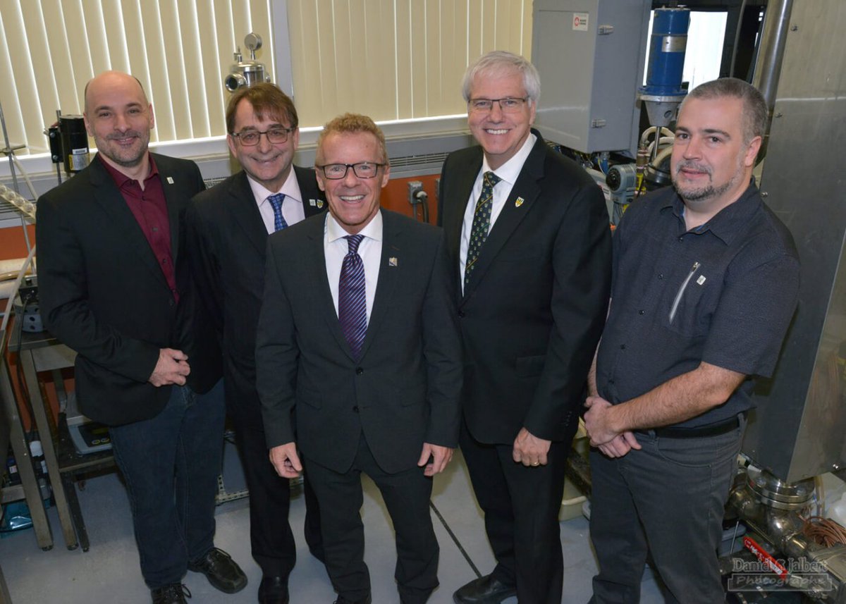 UQTR's tweet photo. Création d’un nouvel institut à l’UQTR - Développer des produits et énergies à base de biomasse renouvelable #ecoproduits #ecomateriaux #biomasse #environnement https://t.co/Pc9caZao1Z https://t.co/iztRJbVuMa