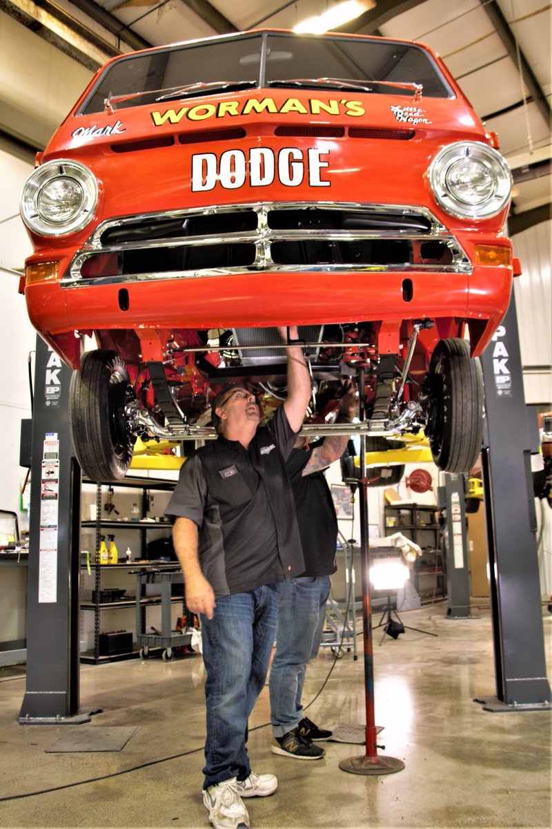 graveyardcarz's tweet photo. Mark performing the final check before the #A100 is sent to #SEMAShow2018. Watch this and more tomorrow at 9/8c on 👉 #MotortrendTV! #MoparOrNoCar #GraveyardCarz #SeasonX #Mopar4Life #MoparNation #Dodge https://t.co/oThyIGSKm8