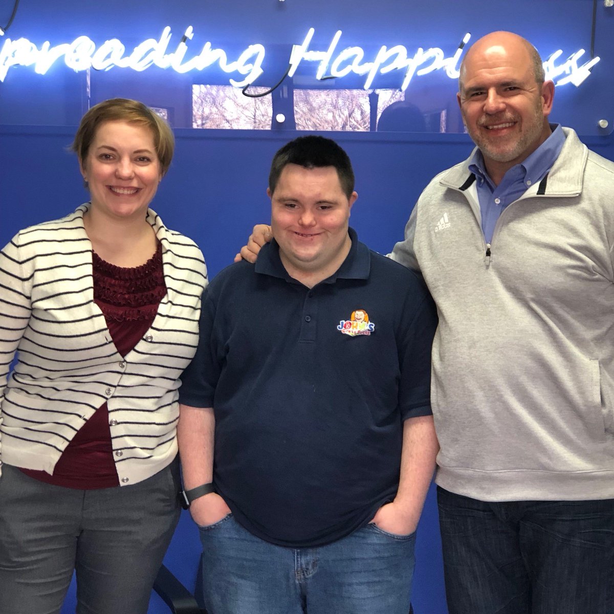 VanderbiltFG's tweet image. VFG CEO, @sdistante &amp;amp; producer Lara Stewart recently visited @JohnsCrazySocks to screen the film “That Was Awesome”.  This funny &amp;amp; moving film features actors of differing abilities together on the big screen! @Dadsgaragetv
#downsyndrome #differingabilities #film #featuredfilms
