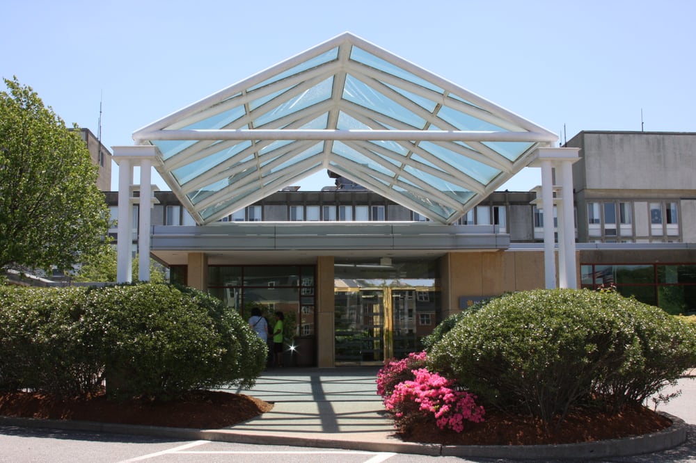 H_SeniorLife's tweet image. HRC is looking for feedback from #Boston residents to better understand local #health needs as part of its participation in a Boston-wide Community Health Needs Assessment. Residents can take the survey by 2/28 &amp;amp; then enter to win a raffle iPad giveaway: snip.ly/p4jw10