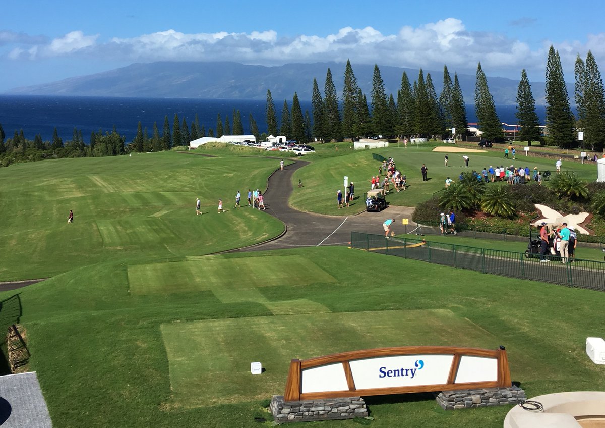 The <a href="/coorecrenshaw/">coore & crenshaw</a> Plantation Course in Kapalua, Maui, officially closed today for a 9-month, $11M renovation. Here's what went into the decision: thengfq.com/2019/01/inside…