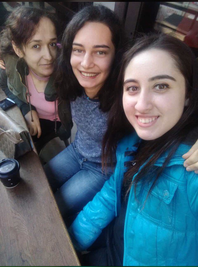 esramuezzin's tweet photo. Best friends 😍🤗 https://t.co/mURc25jwwi