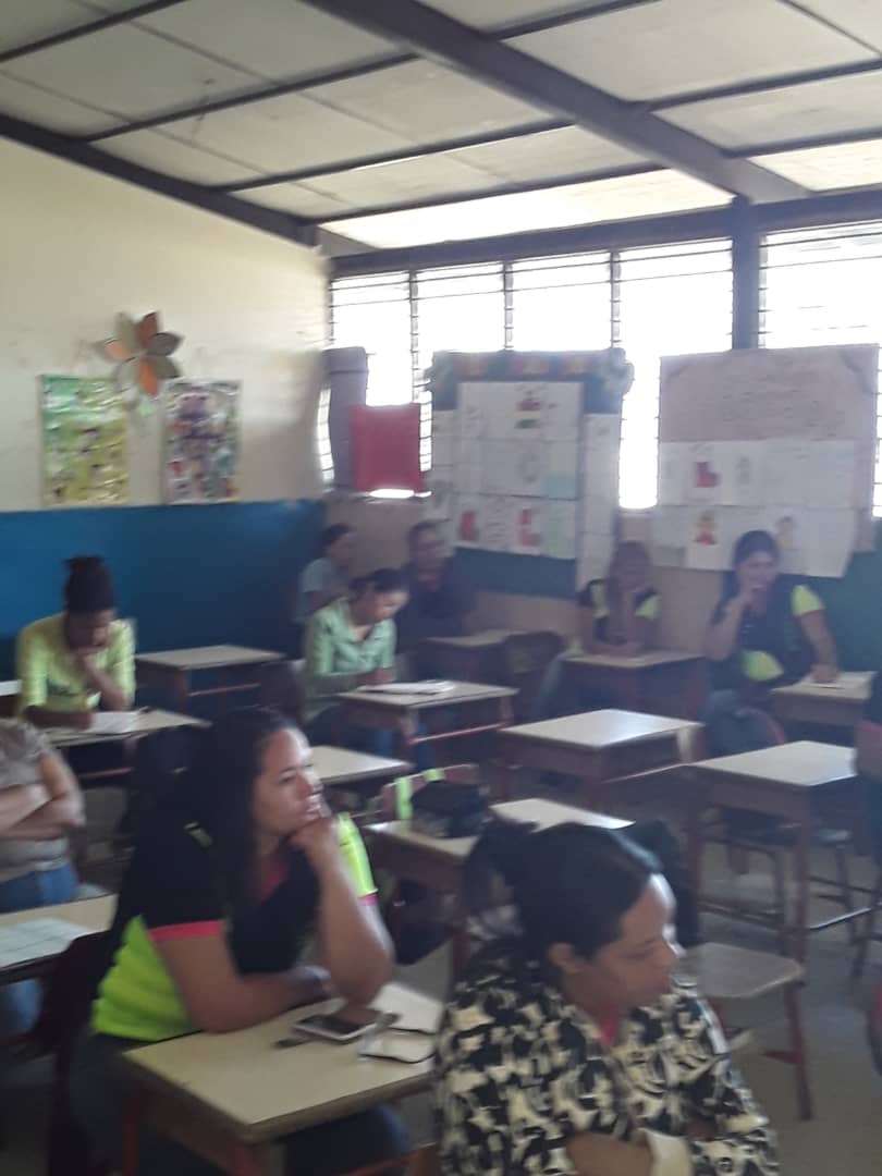#11Feb el trabajo articulado entre <a href="/Alcdepalavecino/">Alcaldia Del Municio Palavecino</a>, <a href="/salamppepalavec/">Centro de Desarrollo Educativo Palavecino</a> e <a href="/imdepaloficial/">IMDEPAL</a> se realizó la inducción  del "Ajedréz como herramienta pedagógica en la escuela" a todo el personal de la EB Beltrán Prieto..<a href="/MirnaT_Vies/">Mirna TERESA Vies de Alvarez</a> ..@psuvaristobulo ..<a href="/gestionperfecta/">Carmen Meléndez</a>  <a href="/NicolasMaduro/">Nicolás Maduro</a>