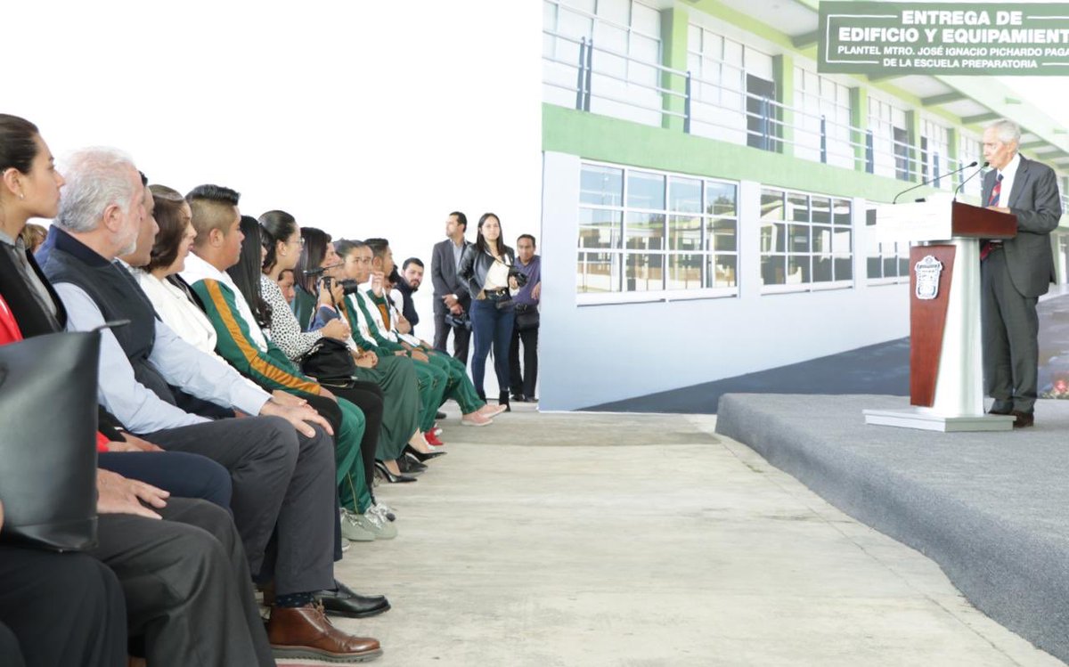 JorgeRescala's tweet photo. En #AlmoloyaDeAlquisiras,  el Gobernador @alfredodelmazo y el  @Rector_UAEM llevaron a cabo la entrega de la escuela preparatoria 10, con  la presencia del Ex Gobernador, Mtro. José Ignacio Pichardo Pagaza, que lleva honrosamente su nombre. https://t.co/RBMK4susHG