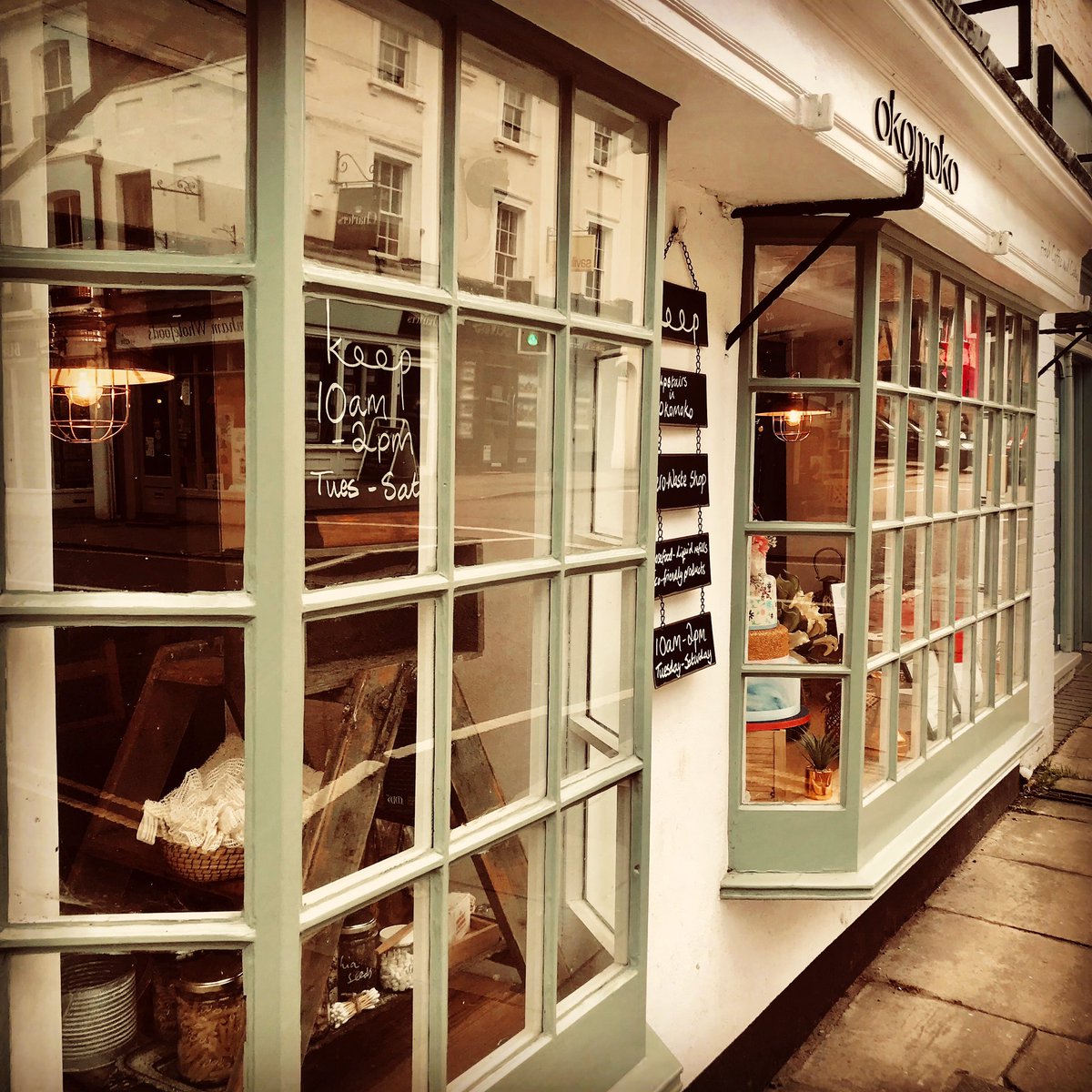 Keepzerowaste's tweet photo. Don’t forget, we’ve changed our opening hours! 10am-2pm Tuesday-Saturday. We will review these hours again in a few weeks. Sorry to anyone who missed this and wanted to visit the shop today. #shorterhours #openinghours #openingtimes #zerowaste #lowwaste #minimalwaste https://t.co/k9XuKRBGsU