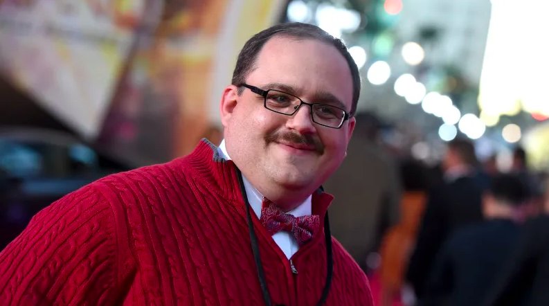 TheAVClub's tweet photo. There’s a third Fyre Fest documentary, and this one’s got Ken Bone https://t.co/anY9hnQG8N https://t.co/uo42O49rIQ